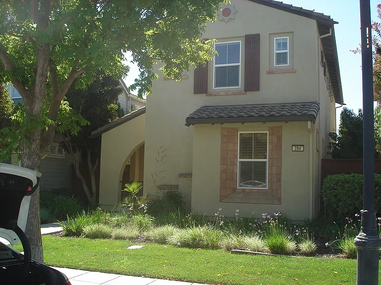 284 W Saint Francis Ave — Photo 3