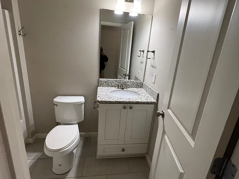 13712 Fox Hill Dr — Photo 38