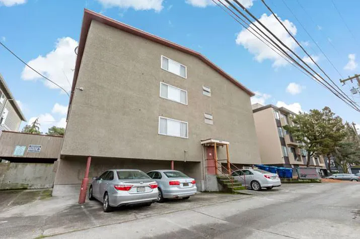 Outrigger Apartments — Photo 2