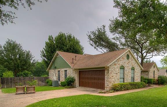 3rd image of 74 Woodland Ln