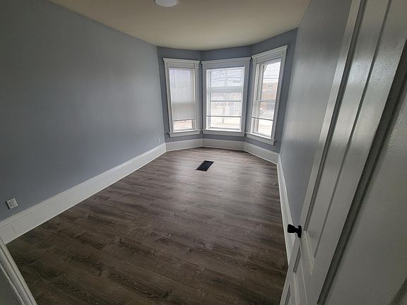 3rd image of 114 E Brown St