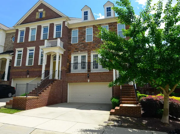 8718 Macedonia Lake Dr, Cary, NC 27518