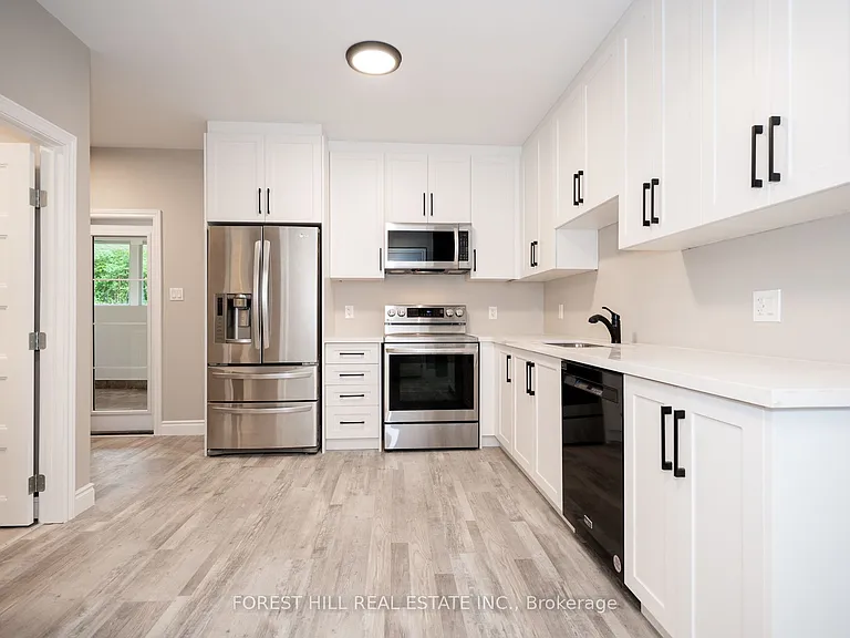 135 Ashbrook Ct #LOWER — Photo 7