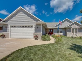 252 Owls Ln, Kewaskum, WI 53040