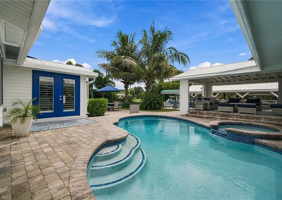 4831 Tarpon Ave