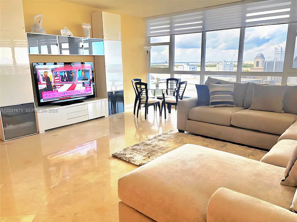 100 Lincoln Rd #Penthouse 4