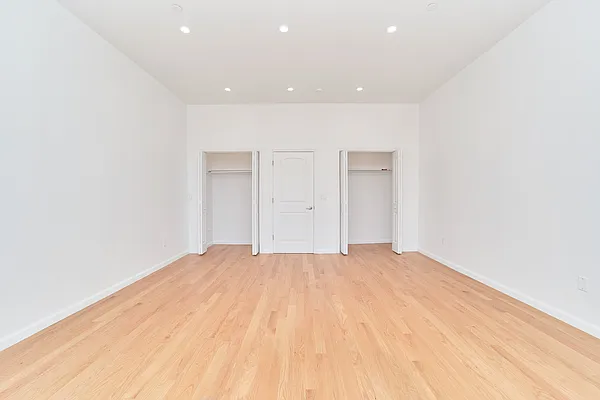 Rented by Compass | media 23