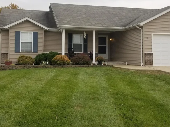 824 Warrior Ridge Ct, Warrenton, MO 63383
