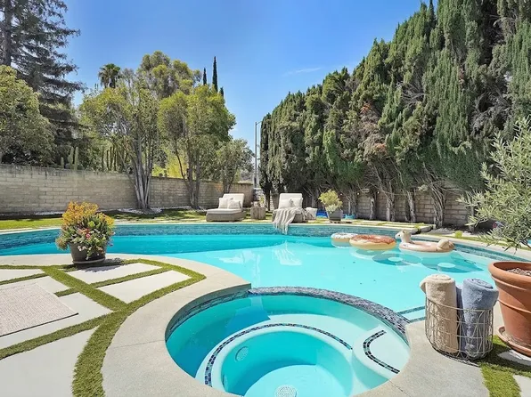 7155 Royer Ave, West Hills, CA 91307