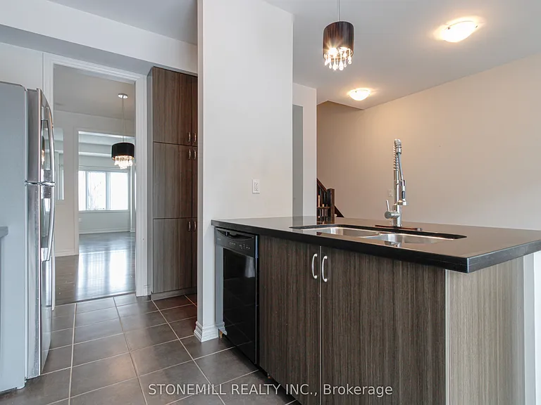 3130 Boxford Cres #5 — Photo 17
