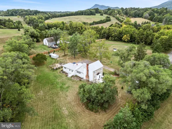 100 Shady Ln, Strasburg, VA 22657