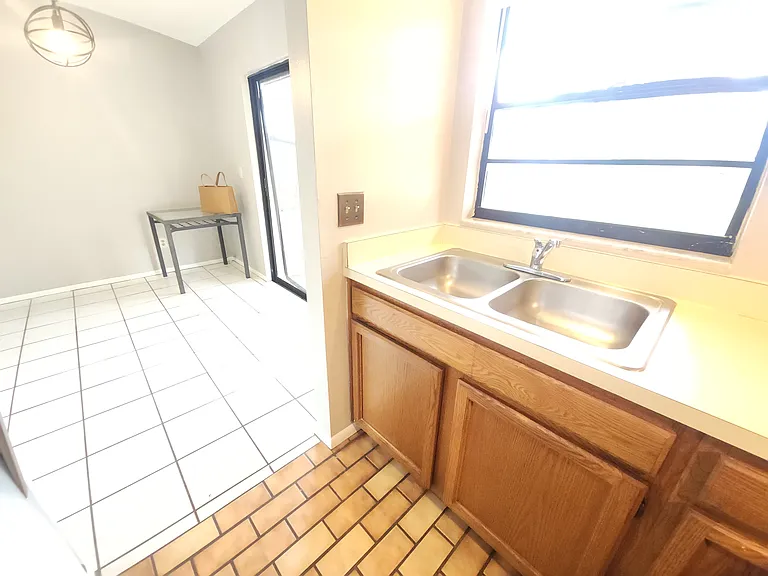 1140 Plaza Comercio NE #2 — Photo 11