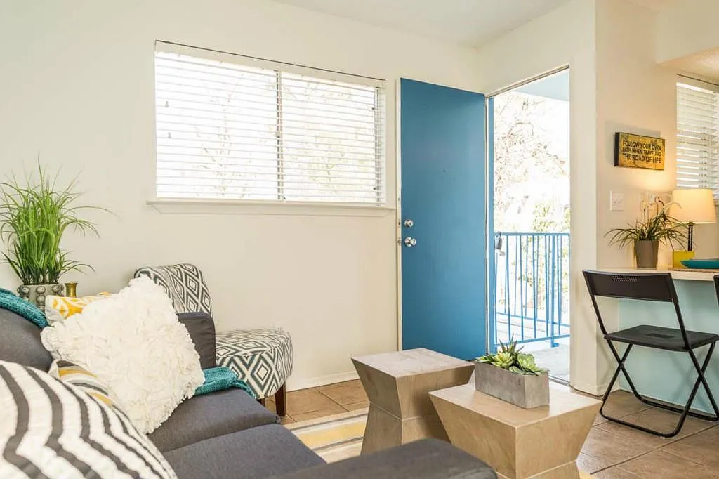 1 bed, 1.0 bath, 400 sqft, $900 — Photo 4