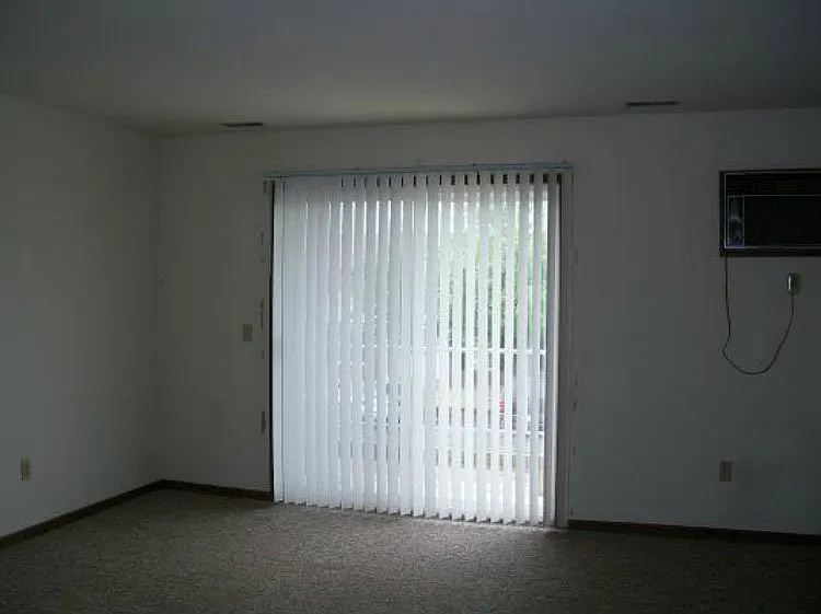 1226 N Hemlock Rd — Photo 6
