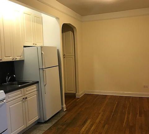 4th image of 17288 Highland Ave