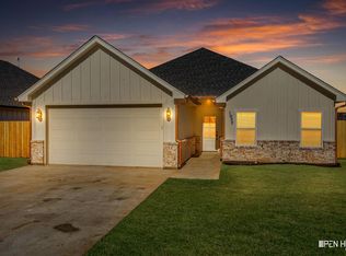 1932 W Rathgeber Rd, Wichita Falls, TX 76310