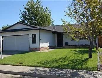 2062 Kingfisher Way photo 1