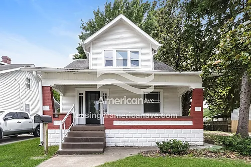 130 Gillette Ave Photo 1