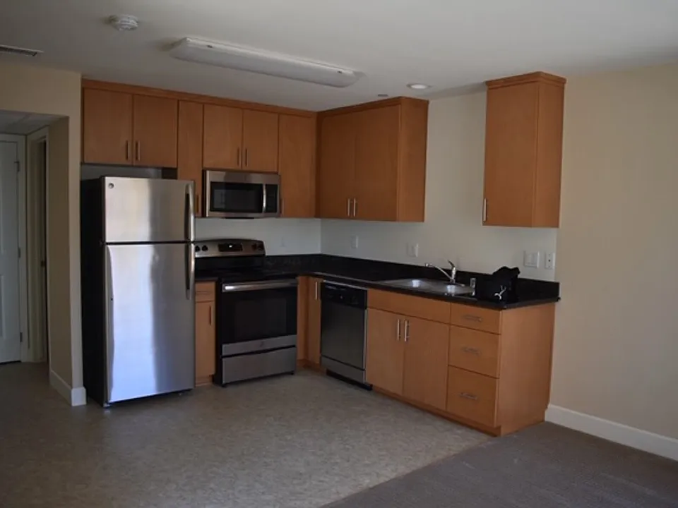 9405 Avenida Maria