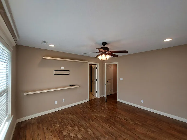 5000 Loyalist Ln — Photo 9