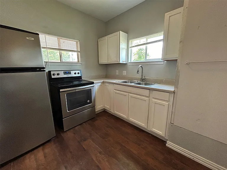 400 Symes St #B — Photo 16