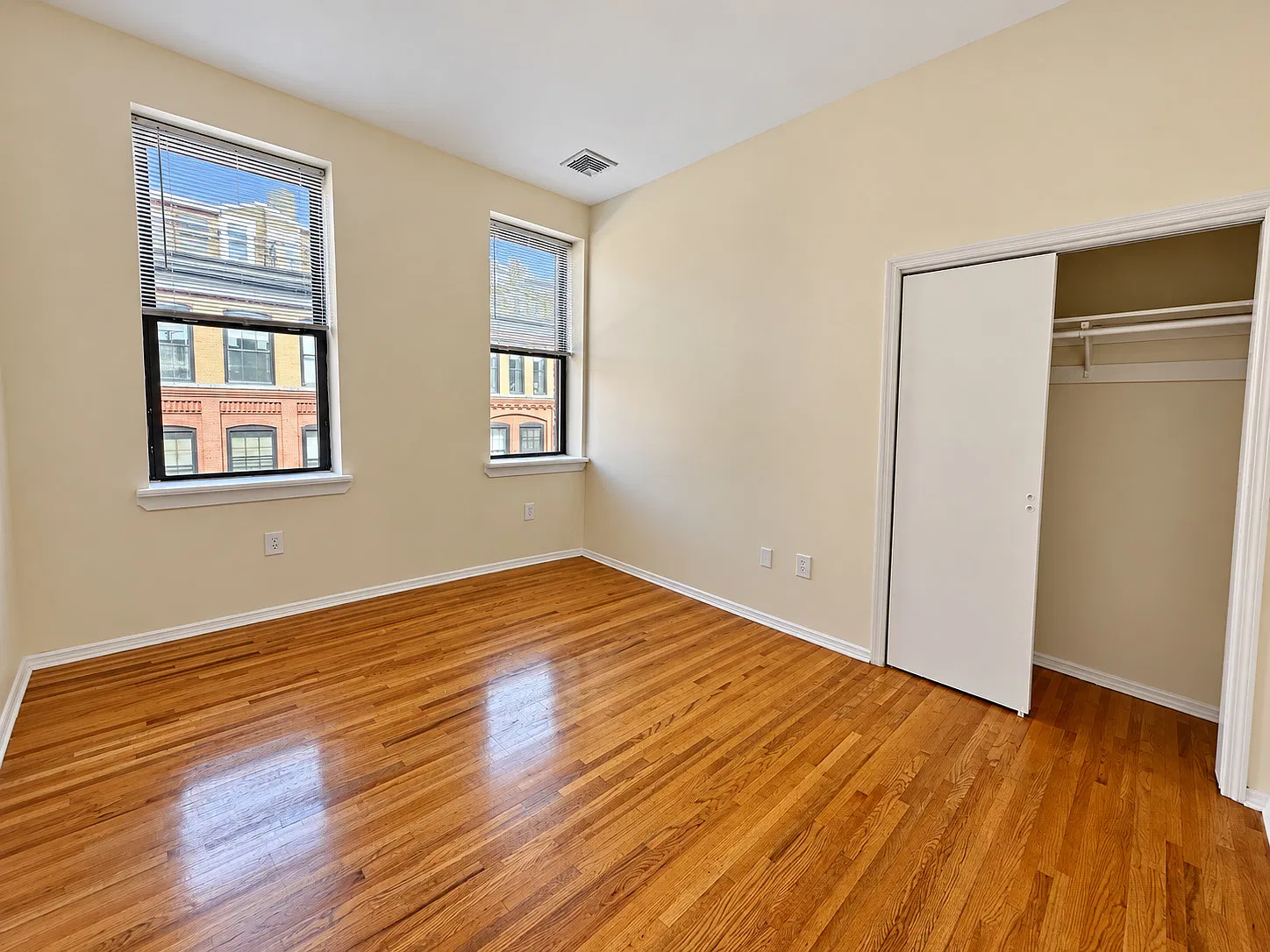 3 bed, 1.5 bath, 700 sqft, $3,800 — Photo 4