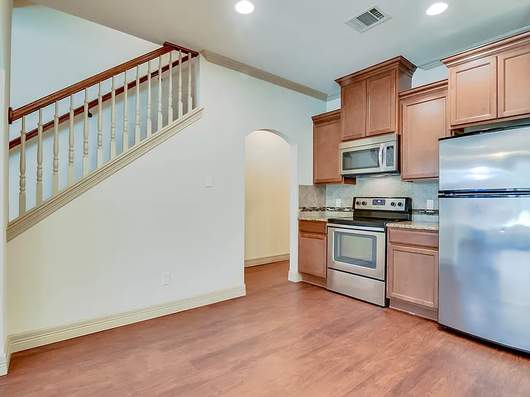 3236 McCart Ave — Photo 6
