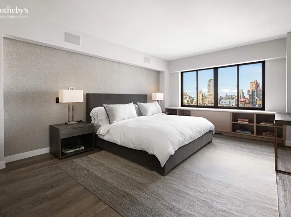 900 Park Avenue image 12 of 17