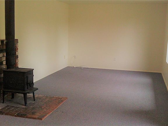 5th image of 555 NW Bay St
