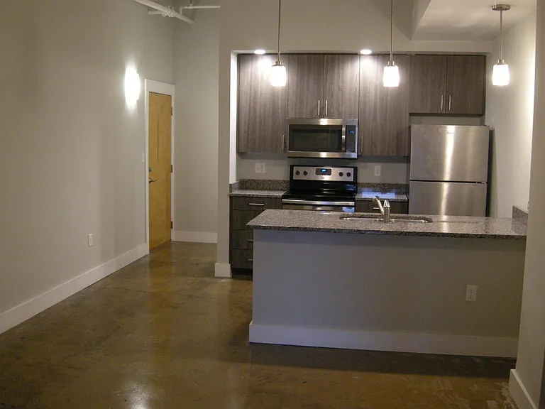 119 W Broad St #404 — Photo 5