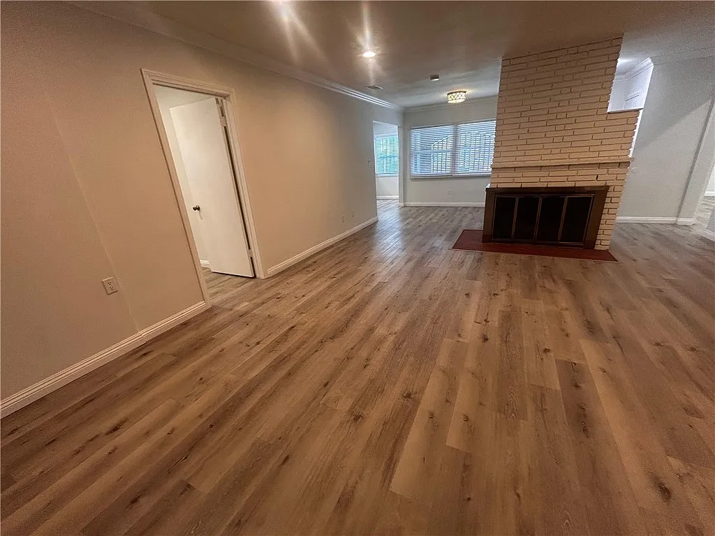 3 bed, 1229 sqft, $3,800 — Photo 4
