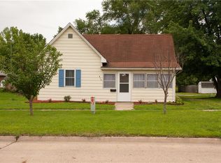 810 W Marion St, Knoxville, IA 50138