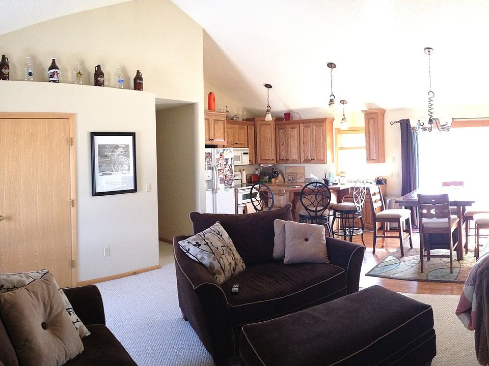 2nd image of 675 Shinagle Dr
