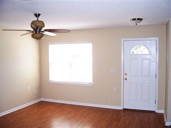 2nd image of 1004 Ashland Way