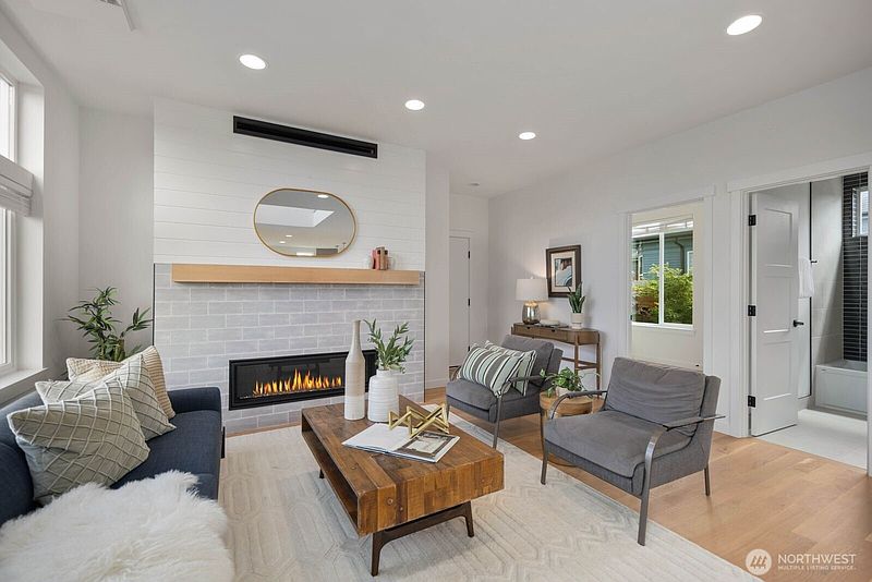 3rd image of 6103 S Norfolk Street