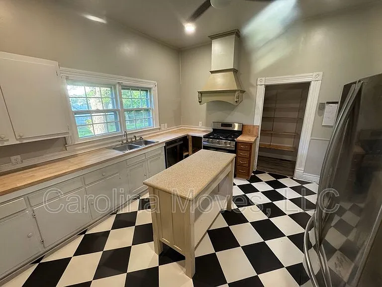 200 Pelham St — Photo 6