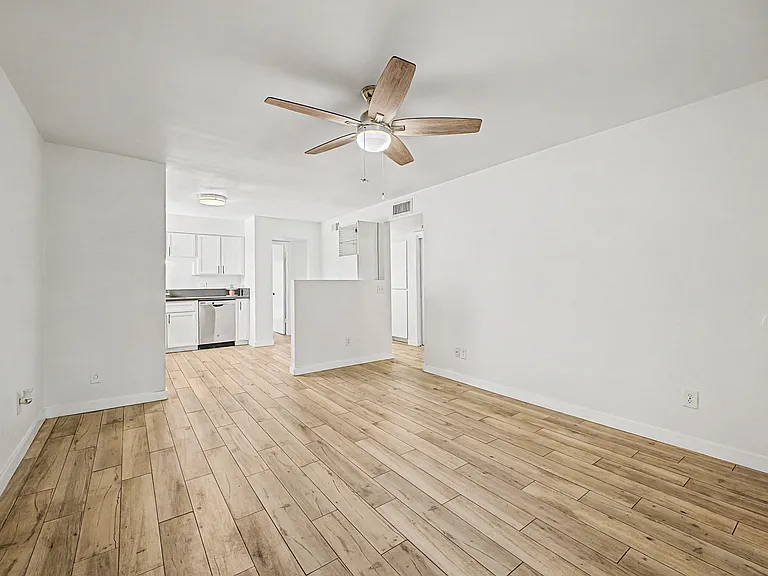 4250 N 27th St #4 — Photo 9