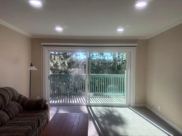552 N Bellflower Blvd — Photo 8