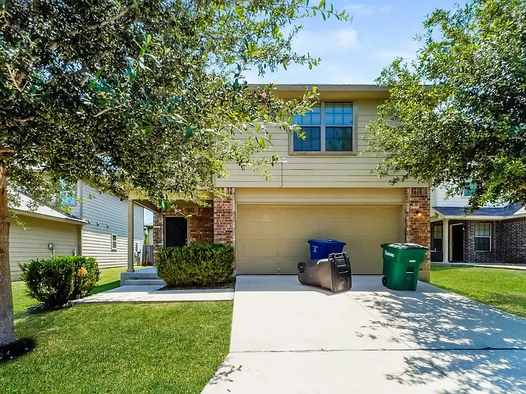 8918 Gerald Ohara — Photo 1