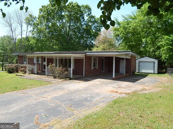 202 Burton Dr, Calhoun, GA 30701