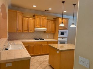 587 Castenda Dr, Redding, CA 96003