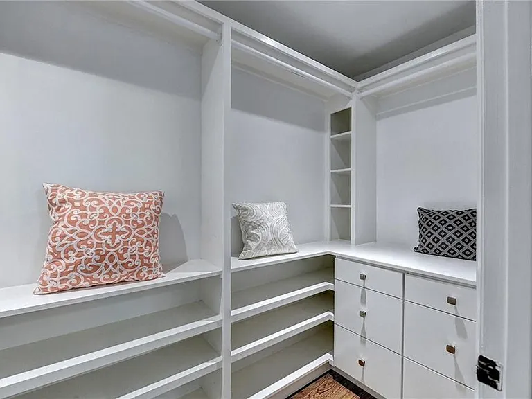 1227 Sheridan Rd NE — Photo 11