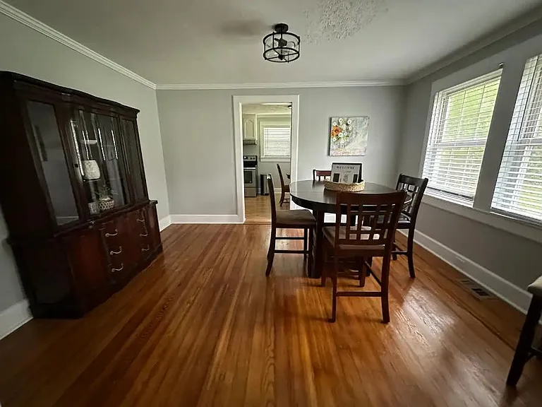 483 Seavy St — Photo 11