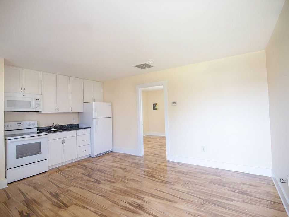 Kitchen - family room