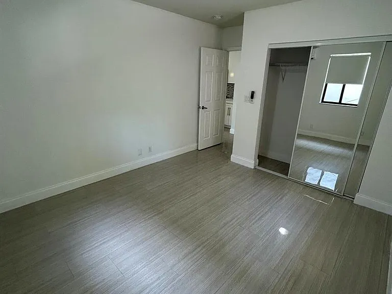 914 NE 15th Ave #1 — Photo 10