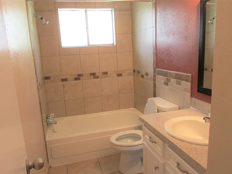 1611 Chippawa Ln — Photo 10