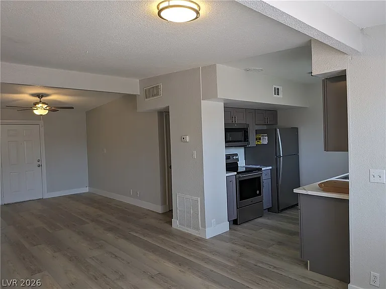 4379 Hilldale Ave — Photo 9