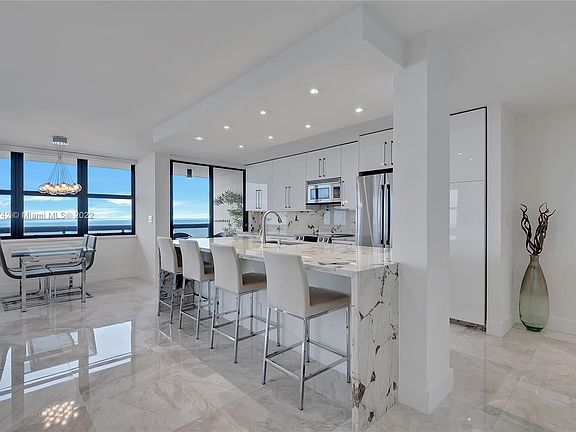 3rd image of 2555 Collins Ave APT 1201