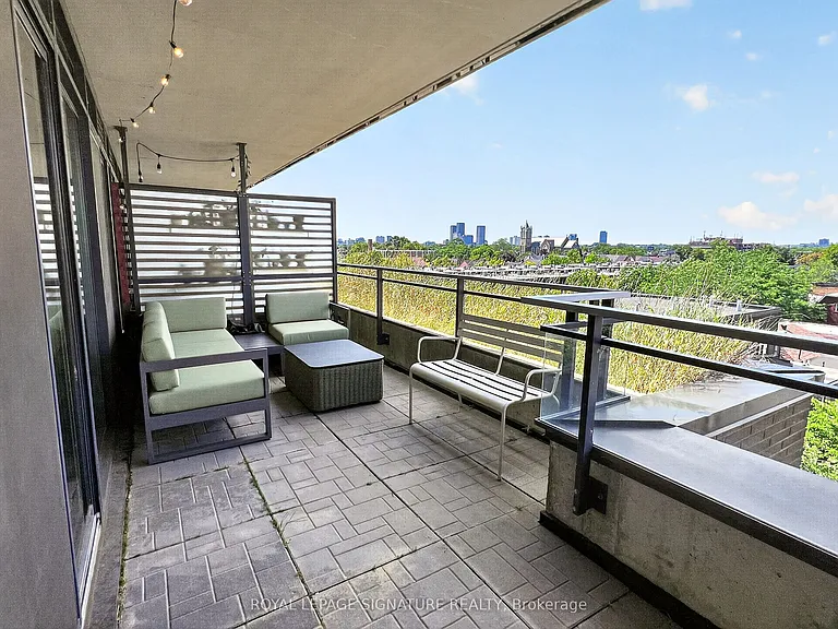 205 Manning Ave #501 — Photo 3