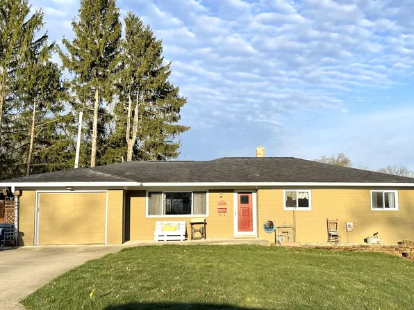 802 Stadium Dr, Greencastle, IN 46135